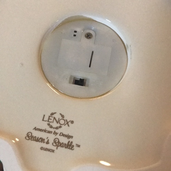 Lenox - Christmas Tree - color changing Lit Figurine - Picture 4 of 16